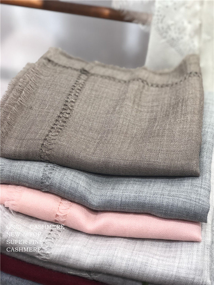 优雅迷人素色四边镂空薄款四季常用优选山羊绒围巾 空调披肩