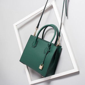 明星同款简约百搭手提包