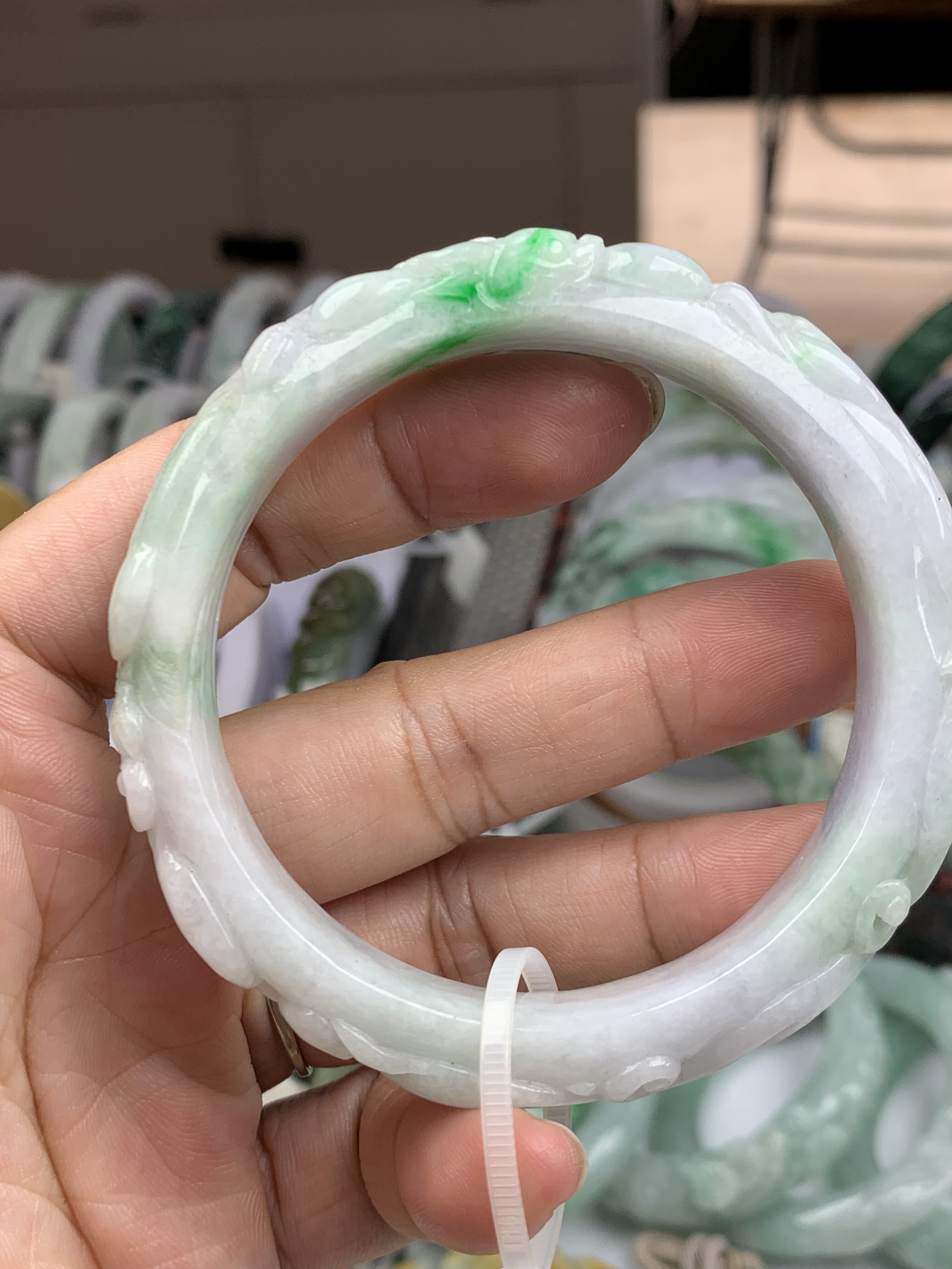 缅甸翡翠手镯 招财双貔貅 58