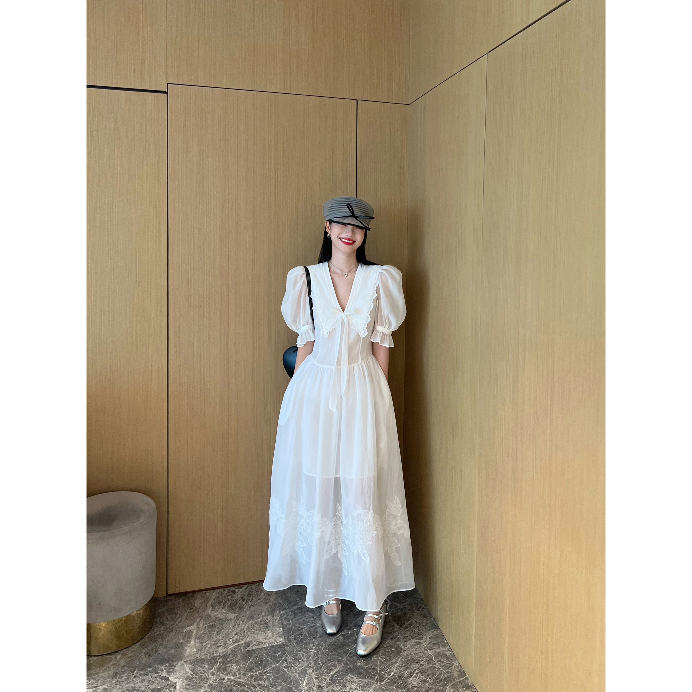 NancyCavally专柜款奢美珠光醋酸欧根纱  优雅飘逸花边V领连衣裙