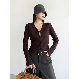 NancyCavally专柜款精选细腻平整羊毛纱 纤细V领拼色假两件针织衫