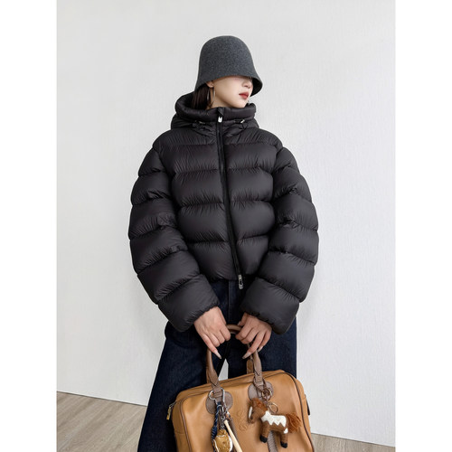 NancyCavally立体绗缝泡芙羽绒服