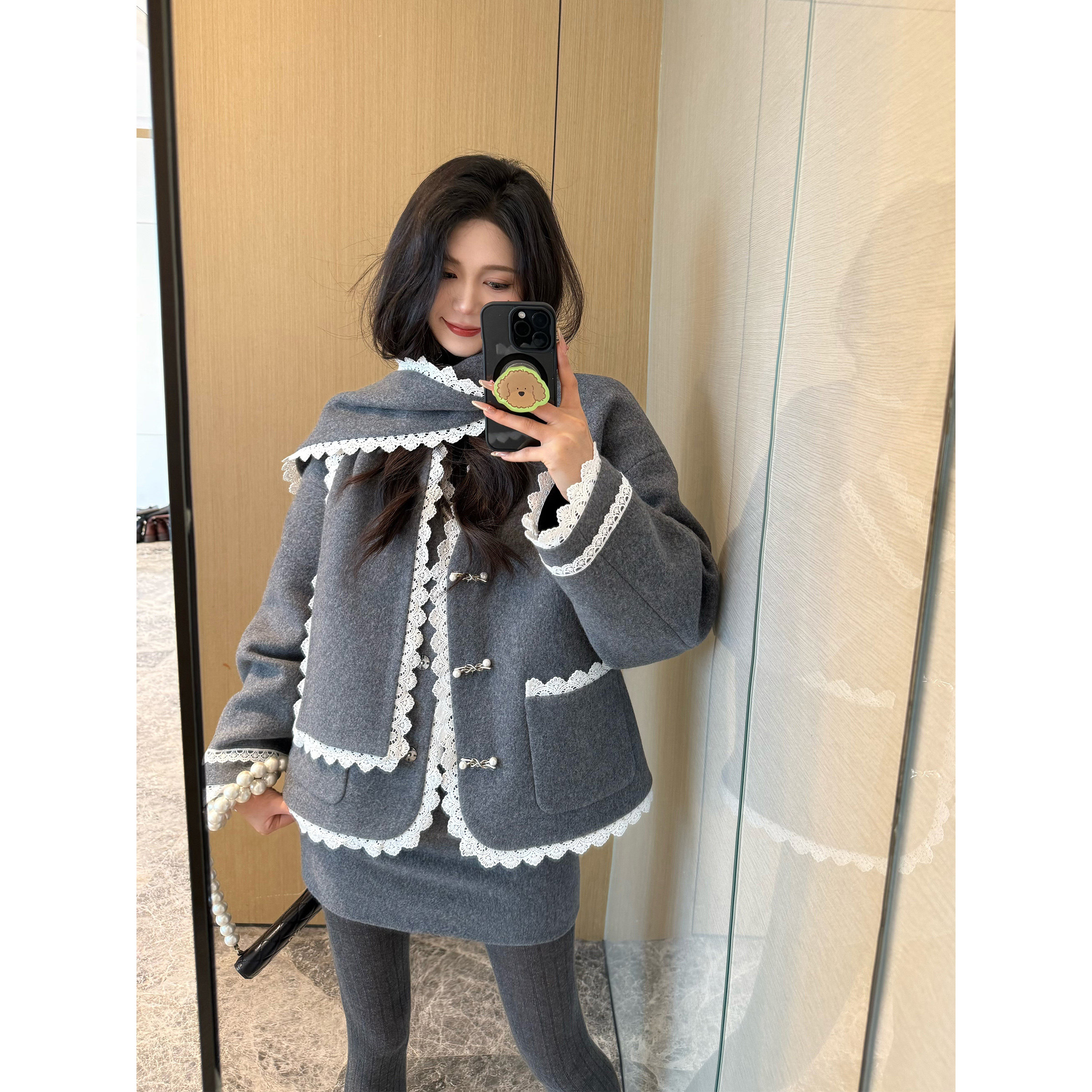 NancyCavally撞色边围巾毛呢套装