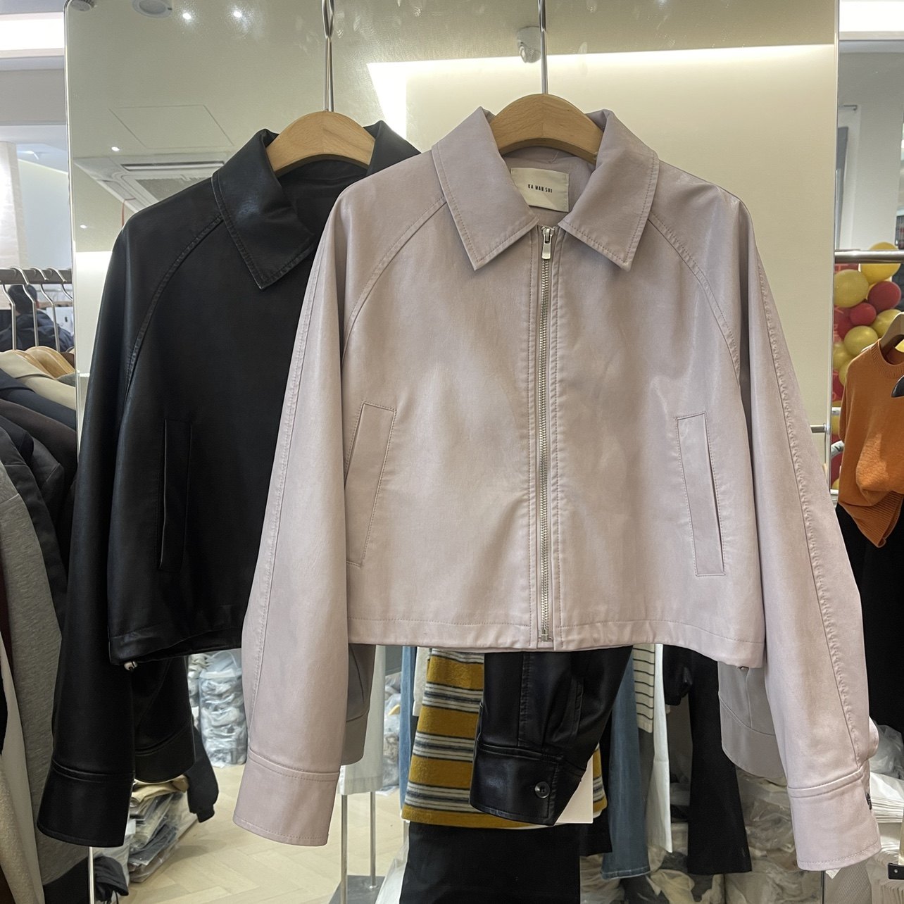 卡蔓诗Kms30066正品翻领皮衣短外套女韩系宽松显瘦小个子夹克上衣