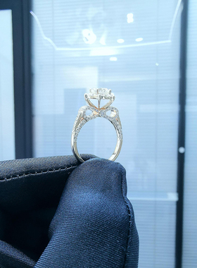 主钻1.512克拉钻戒KL色SI净度 蝴蝶结十二唯一奢华款编码783100
