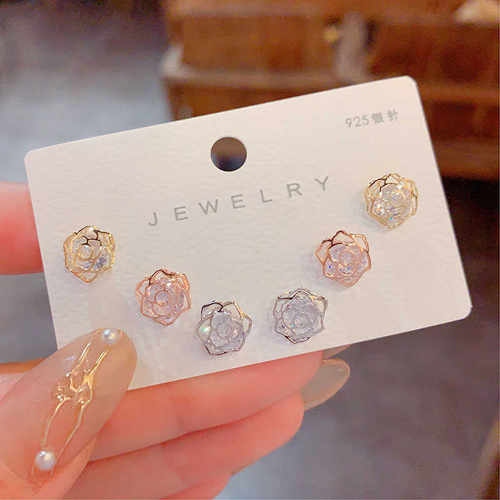 气质山茶花迷你耳钉内置锆石简约