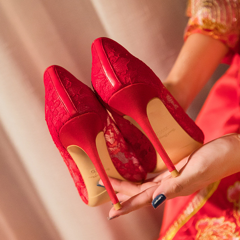 中式婚鞋女2019新款秀禾結婚新娘鞋水晶細跟網紅小ck大紅色高跟鞋在類目 女鞋, 低幫鞋中 - 來自Buy2taobao.com提供專業的淘寶代購服務