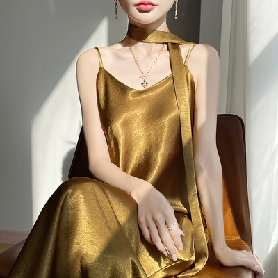 超好看绝美夏季醋酸吊带连衣裙