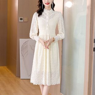 配大衣穿内搭打底裙2025秋冬新款白色加绒蕾丝连衣裙女长裙高级感