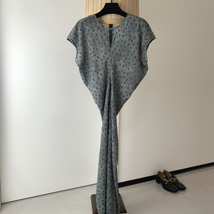 独到显瘦剪裁 真丝雨点印花设计感蝙蝠袖连衣裙收腰长款裙子女夏