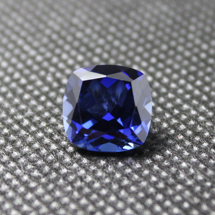 海洋之心饱满胖坦桑石培育蓝宝石