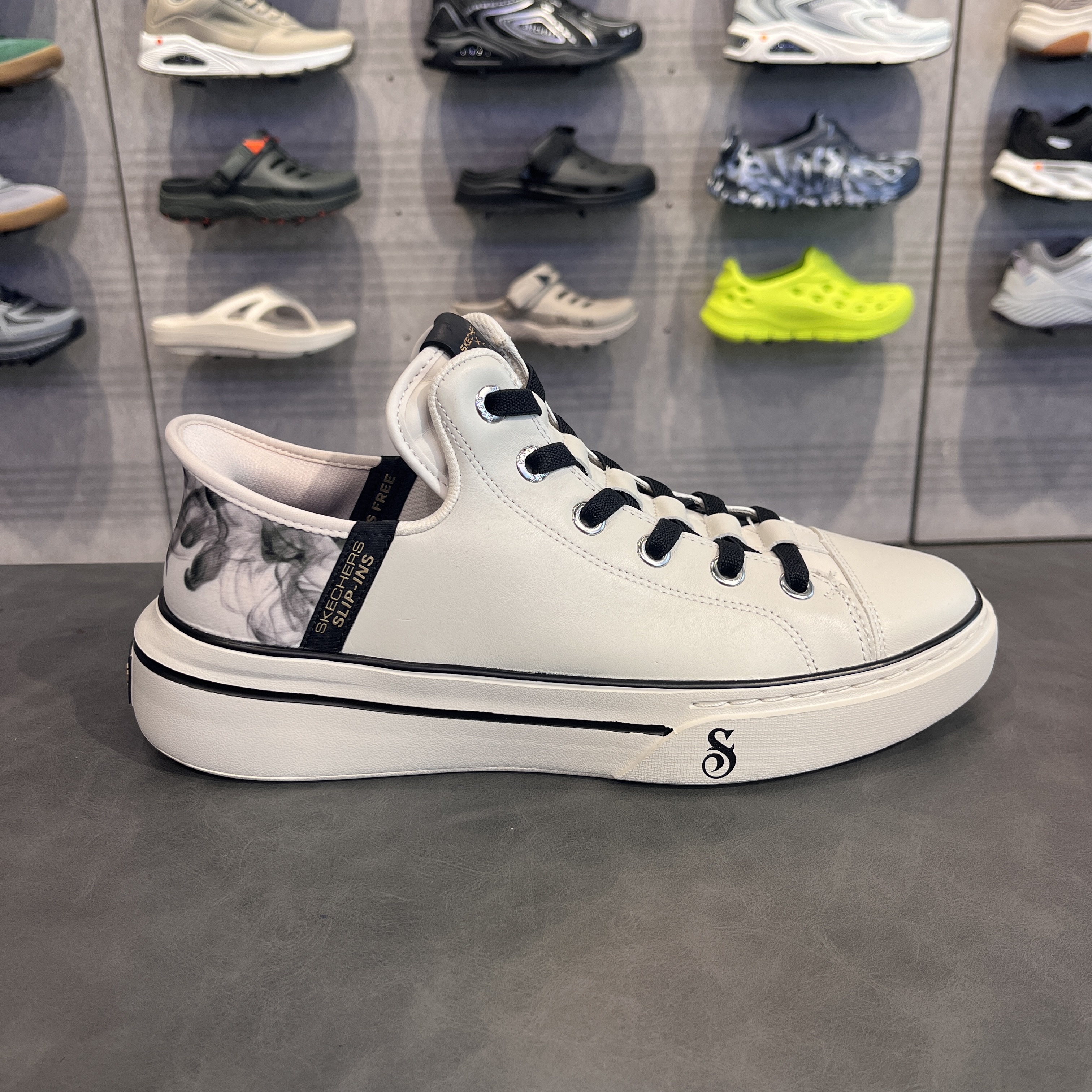 斯凯奇男子套脚缓震运动鞋