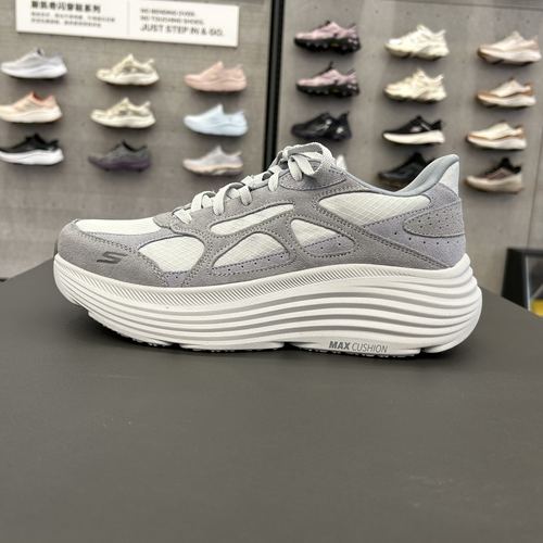 Skechers斯凯奇男士成毅同款耐磨缓震抓地舒适专业跑步鞋220625