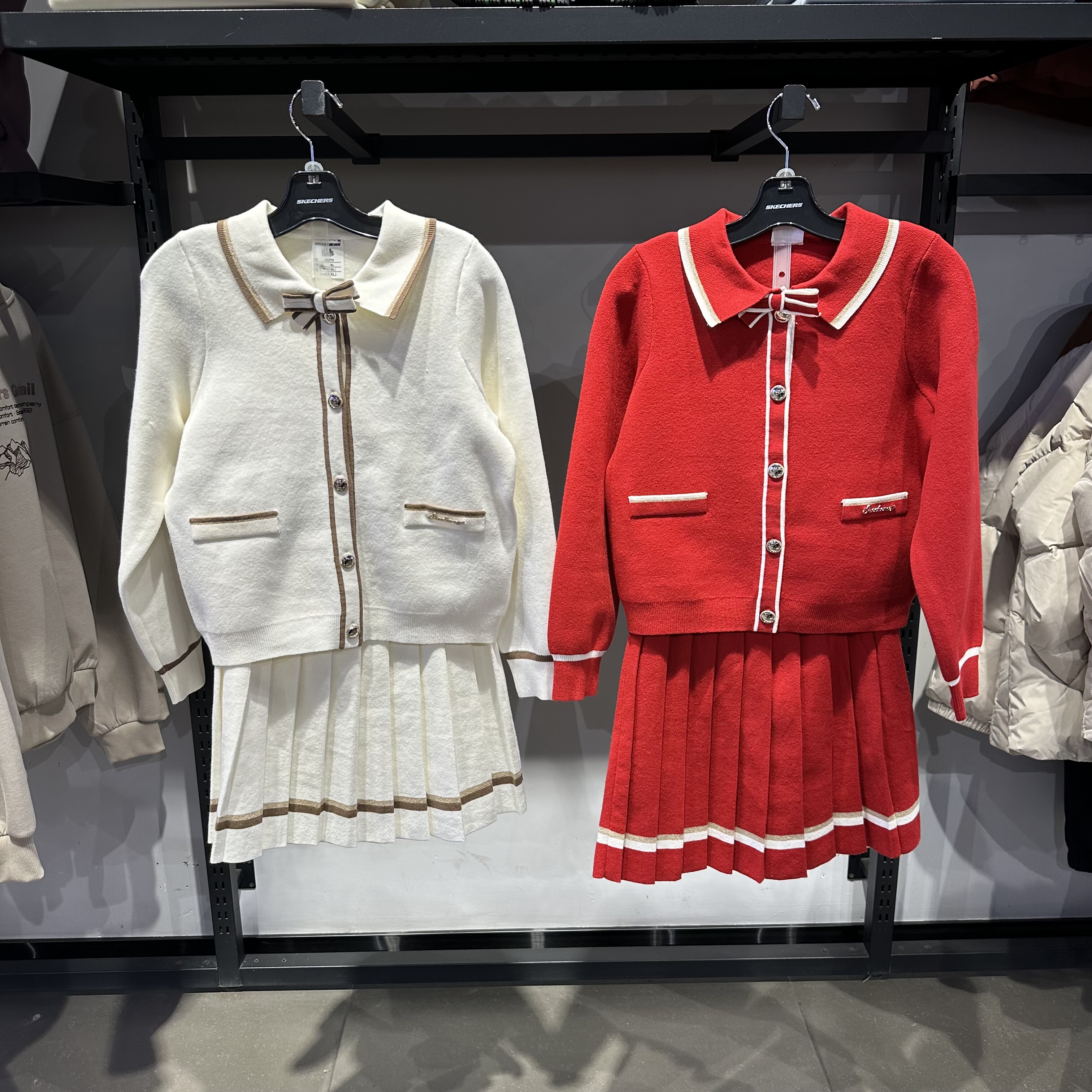 Skechers斯凯奇马年新年秋冬女童时尚针织外套+针织短裙L126G048,运动服/休闲服装,运动卫衣/套头衫,淘宝优惠券,粉丝福利购,淘宝优惠卷