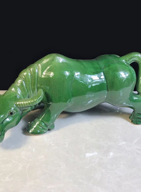 卫生间厕所风水牛落地摆设小黄牛家居补缺角用品低头喝水的姿势牛