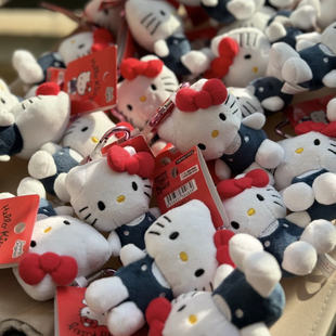 blackpink同款爱心扣KT猫钥匙挂扣挂件hellokitty挂件玩偶挂件