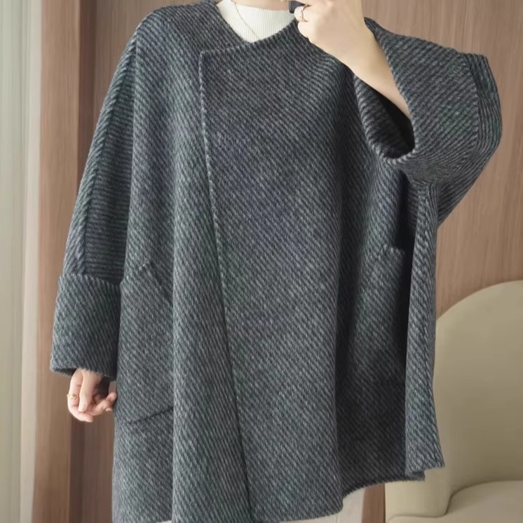 设计感小众披风斗篷大衣小个子高个子高级感灰色毛呢外套女早秋冬
