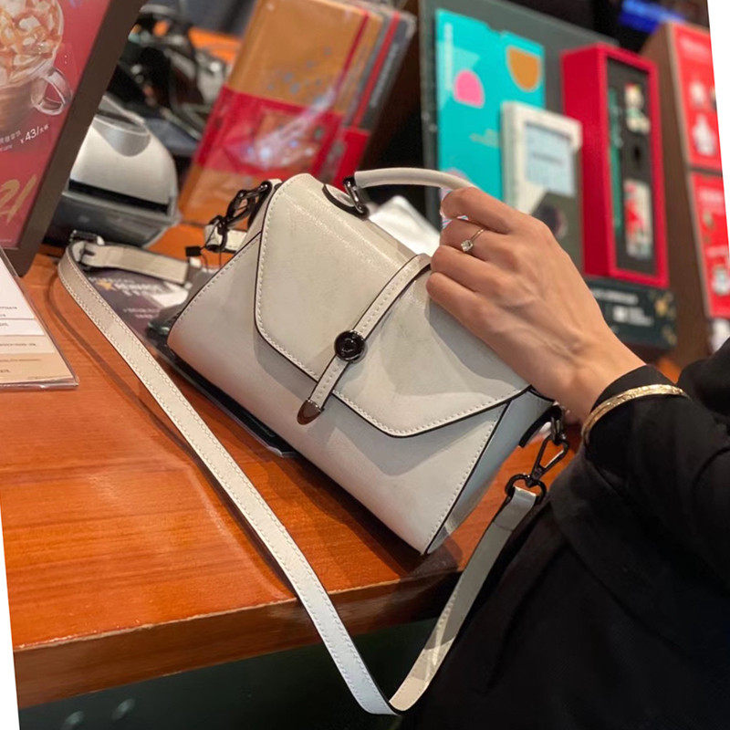 春夏女士包包2023新款潮时尚迷你真皮斜挎包小众质感油蜡牛皮小包,箱包皮具/热销女包/男包,小方包,淘宝优惠券,粉丝福利购,淘宝优惠卷