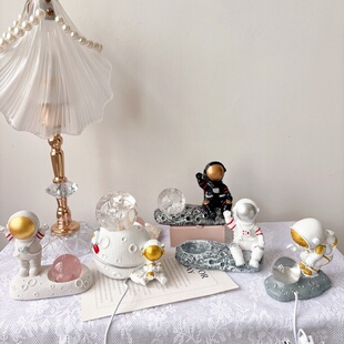 妖后家水晶球底座球托宇航员摆件装饰收纳灯座太空人星球树脂雕塑