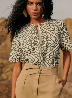 法式小众25年夏季新款复古绿色刺绣几何图案圆领衬衫宽松休闲上衣