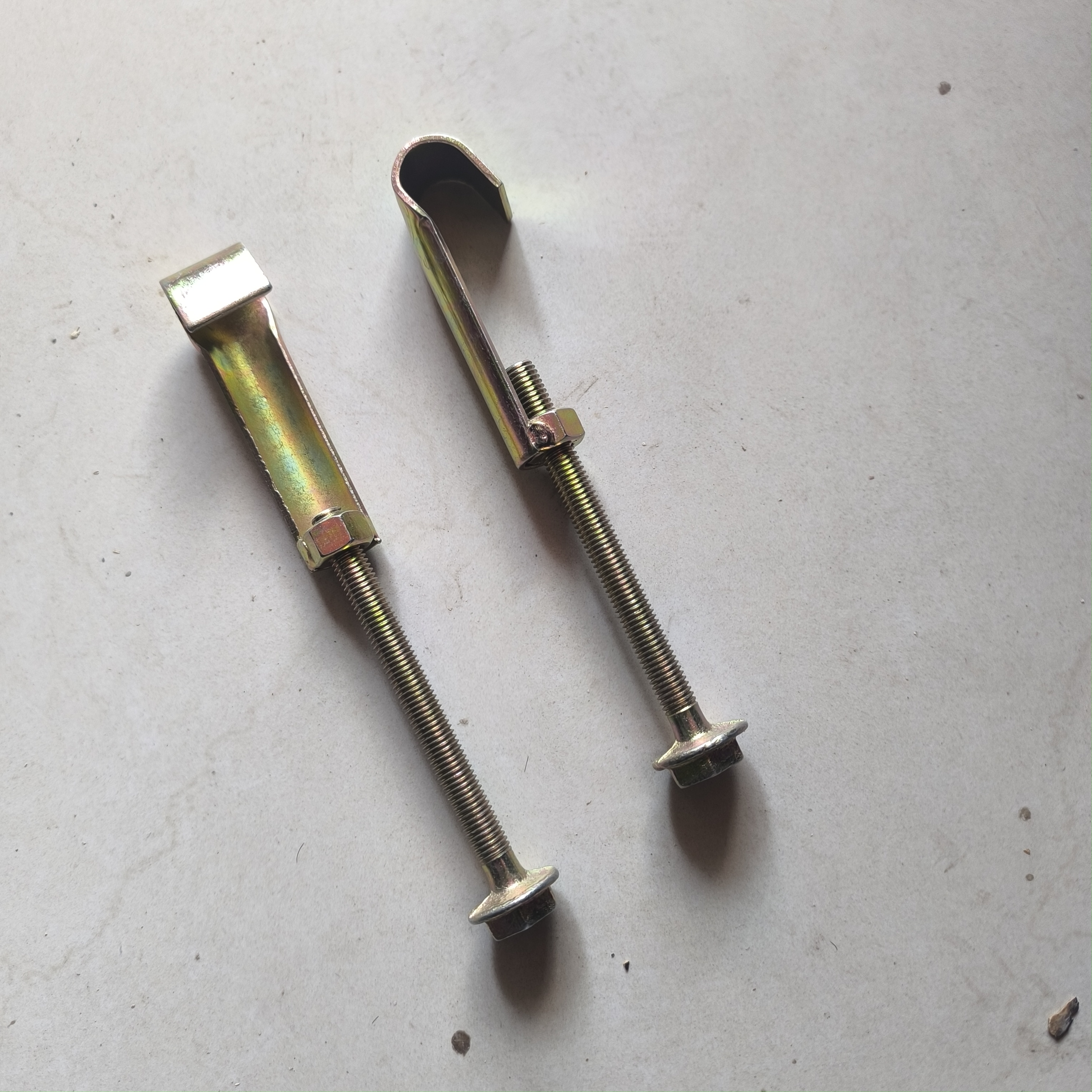 新能源瑞驰EC35/EC35II 代备胎架后备胎支架后挂钩螺丝