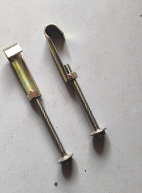 新能源瑞驰EC35/EC35II 代备胎架后备胎支架后挂钩螺丝
