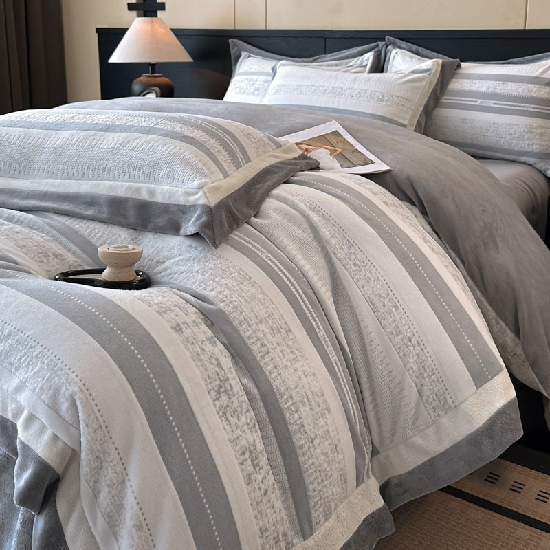 2025新款雕花牛奶绒四件套加厚保暖床上用品珊瑚绒被套床单床笠式