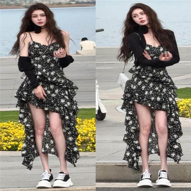 香港法式荷叶边吊带碎花连衣裙针织开衫套装女夏季性感不规则长裙