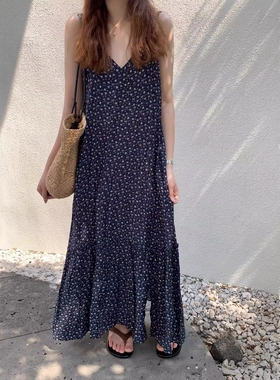 2026春夏one seven新款复古小众V领拼接花边碎花吊带连衣裙长裙女