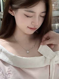 猫年catyears/ 爆闪四叶草锆石项链2025新款小众轻奢高级感锁骨链