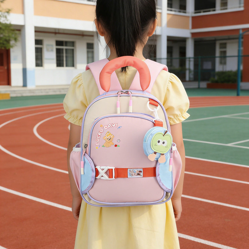 新款卡通儿童双肩包轻便大容量男童女童小学生书包