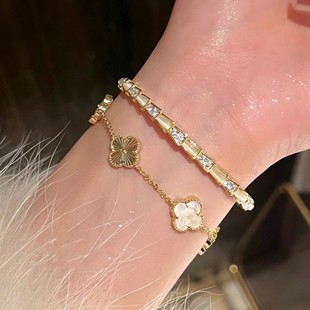 贝母镭射四叶草花朵金色手链女气质时尚小香风手饰小众轻奢高级感