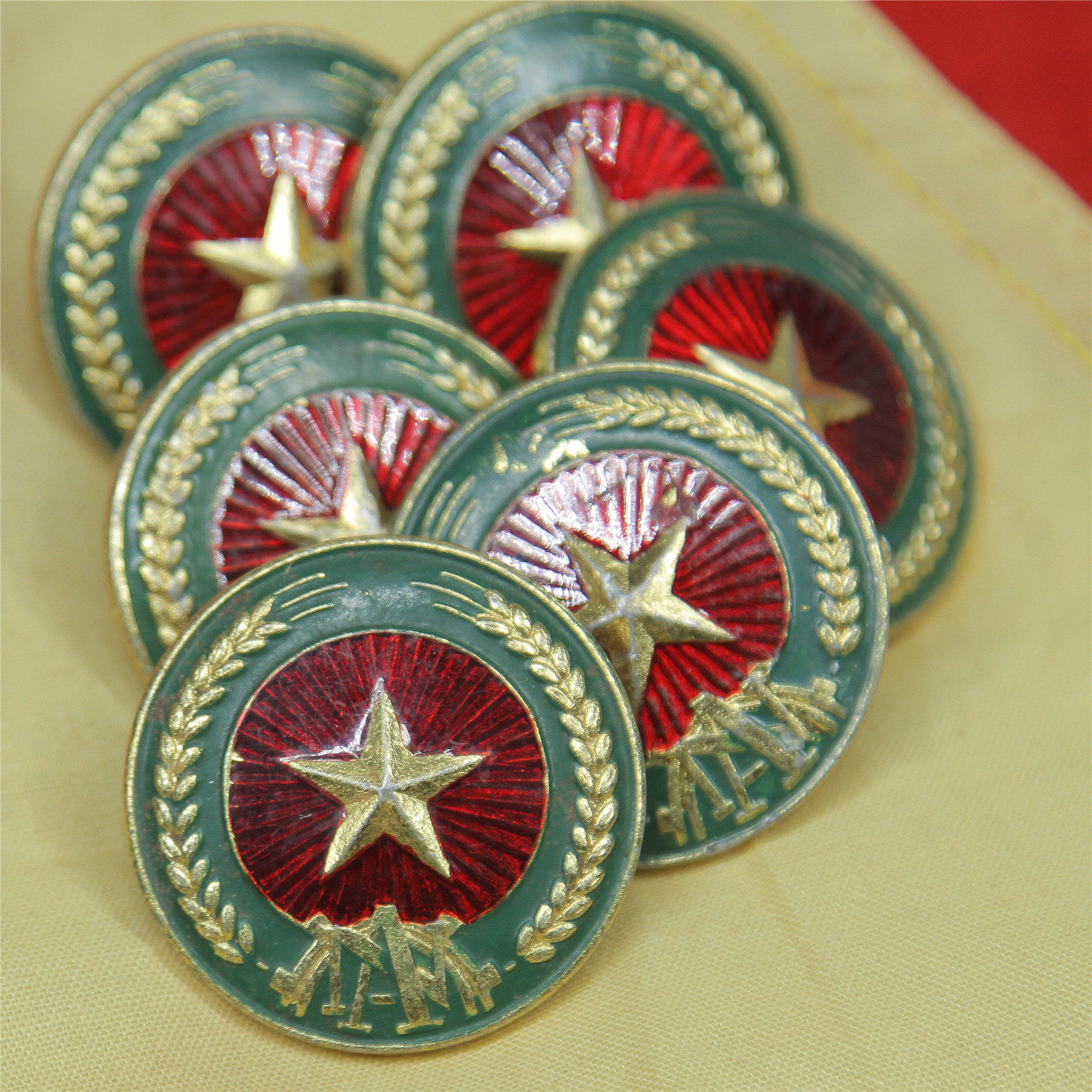 原品二手8-90年代越南警察公安部人民安宁力量国安帽徽凉盔用收藏