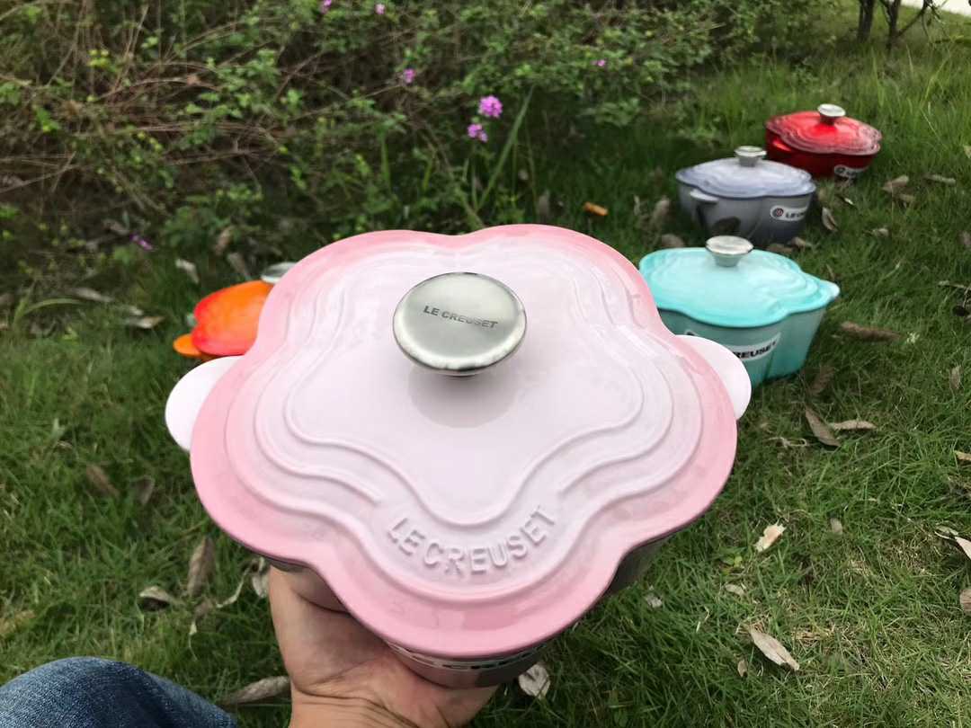 法国酷彩（LeCreuset）花型珐琅锅美丽的锅 内径 20CM  高9CM|msdalam kategori dapur/memasak Appliances, memasak Appliances, Periuk belanga/Pot/cerek, tudung - dari Buy2taobao.com untuk memberikan perkhidmatan ejen Taobao profesional membeli
