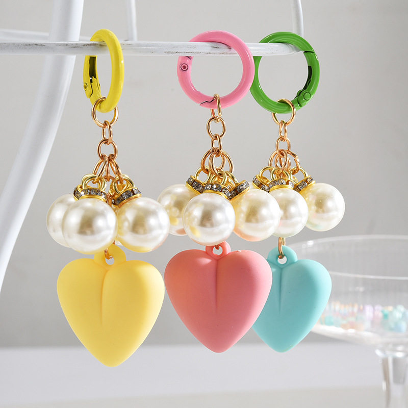 创意桃心汽车钥匙扣挂件可爱卡通珍珠金属环扣钥匙配件情侣包配饰