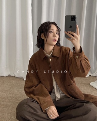 秋季新款韩系简约百搭休闲舒适老钱风宽松版型麂皮绒外套配包包