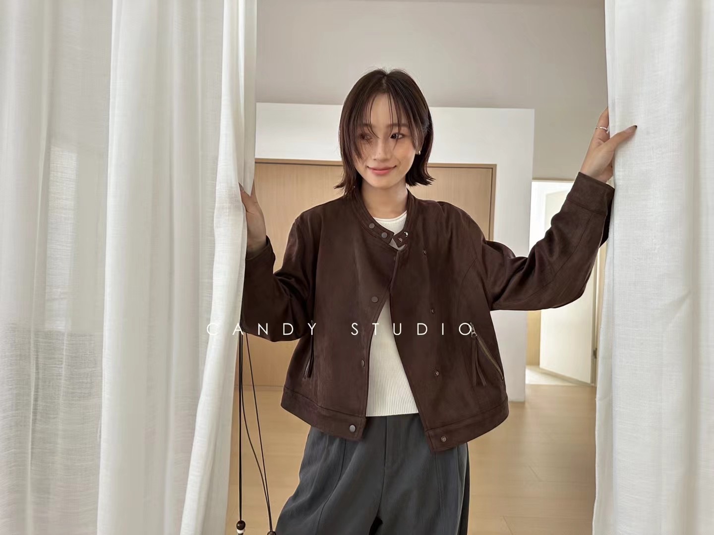 2025秋季新款韩系简约百搭休闲舒适麂皮衣外套女短款皮夹克气质