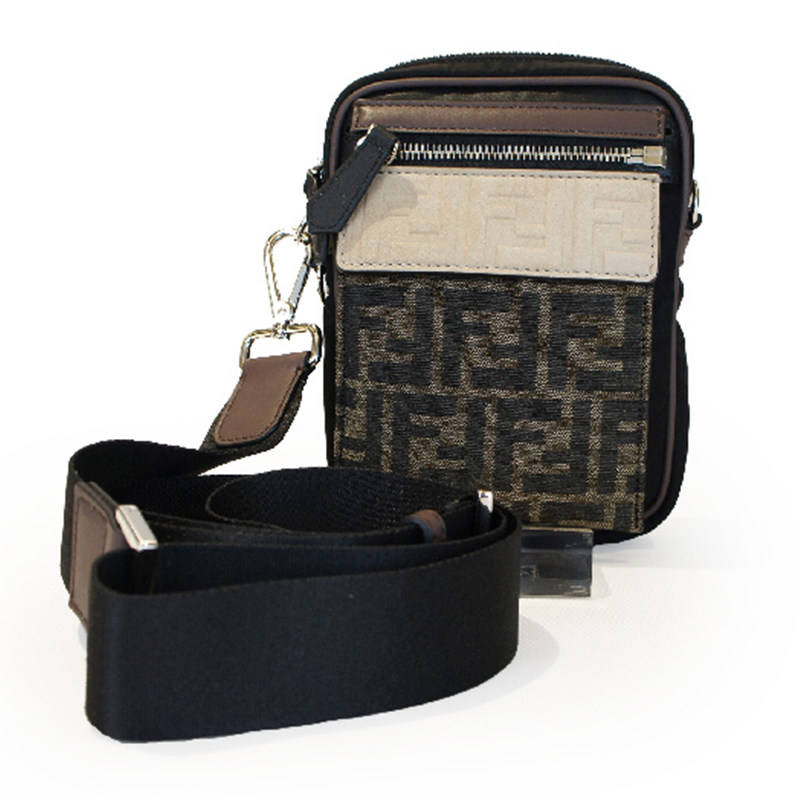 FENDI芬迪新款男士拉链经典斜跨