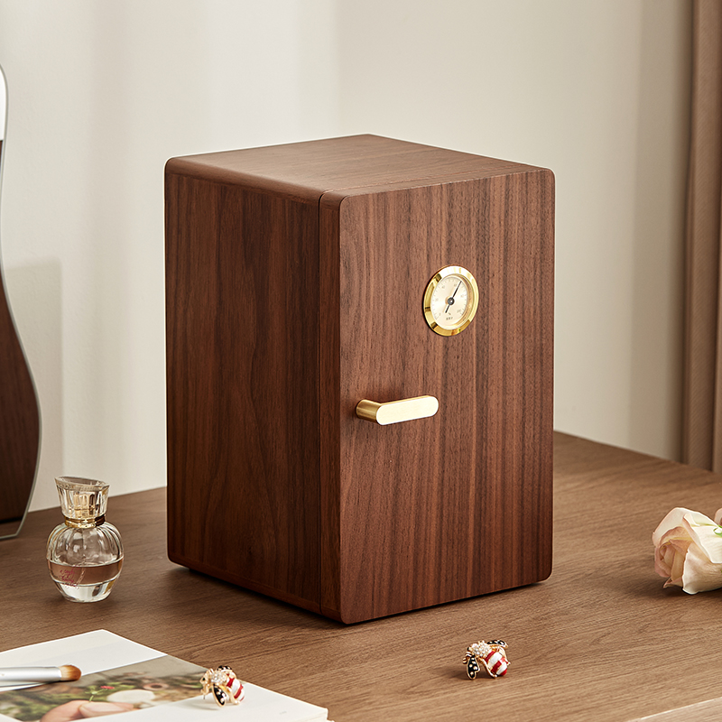 创意保险柜造型，多重防氧化，大容量收纳。