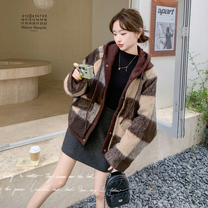 设计感格纹连帽羽绒服女2025冬季新款复古宽松保暖小个子毛呢外套图片