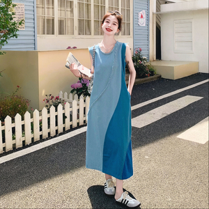 设计感牛仔拼色无袖背心连衣裙女夏2025新款海边度假韩系爆款长裙图片