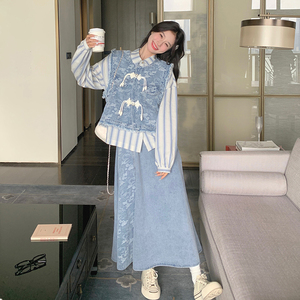 小众设计国风盘扣马甲套装裙女春秋2025新款时尚衬衫半身裙三件套图片