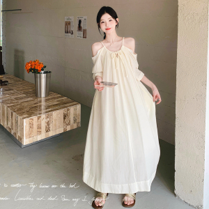 法式绝美挂脖露肩连衣裙女夏季2025年新款温柔风超仙海边度假长裙图片