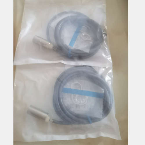 接近开关传感器E2EY-X8C1 2M E2EY-X4C1