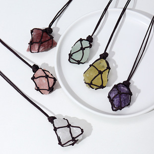 亚马逊热销天然石水晶不规则原石矿石网兜手工编织项链吊坠批发