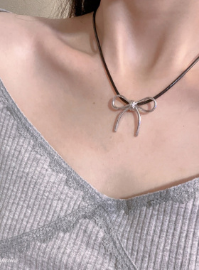 简约百搭蝴蝶结爱心吊坠锁骨链
