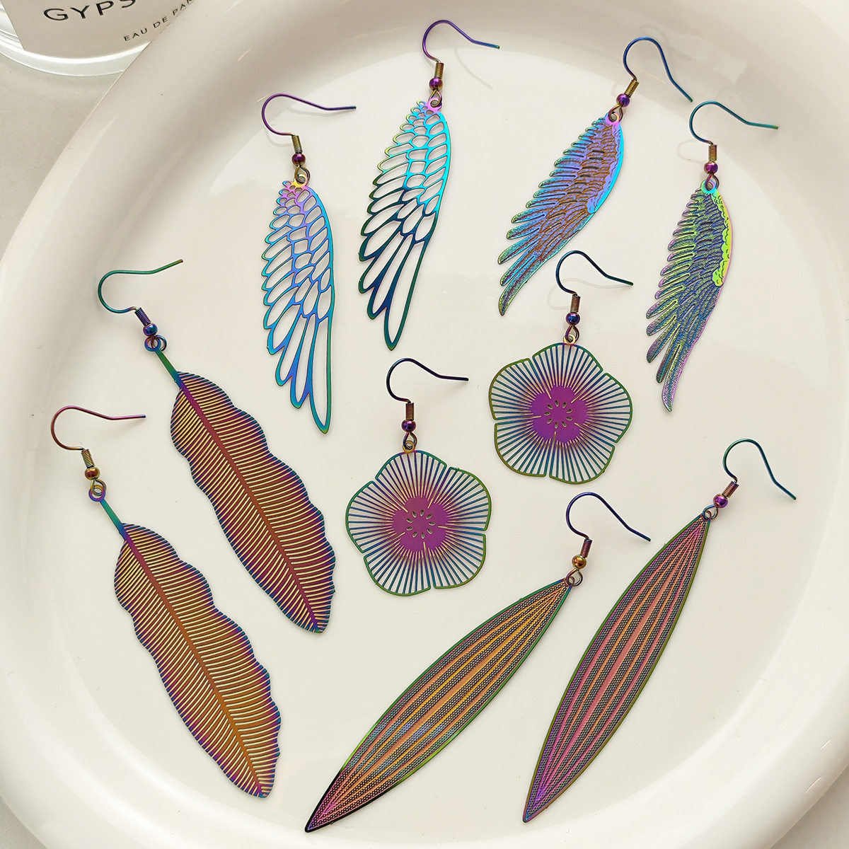 Vintage phantom feather cutout rings Bohemian ear hooks耳环