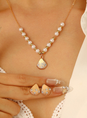 vintage shell-encrusted imitation pearl necklace for women
