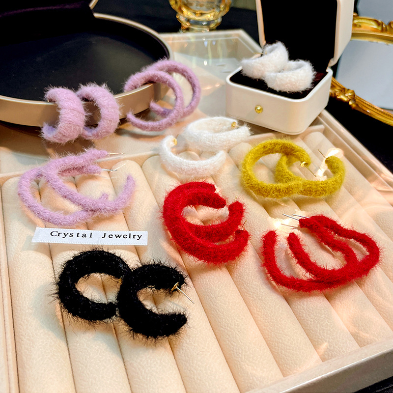 银针韩国白色毛茸茸圆圈彩色耳钉