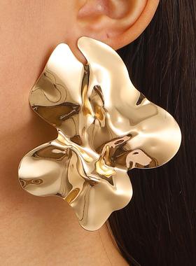 Metal irregularly pleated women's retro simple stud earrings